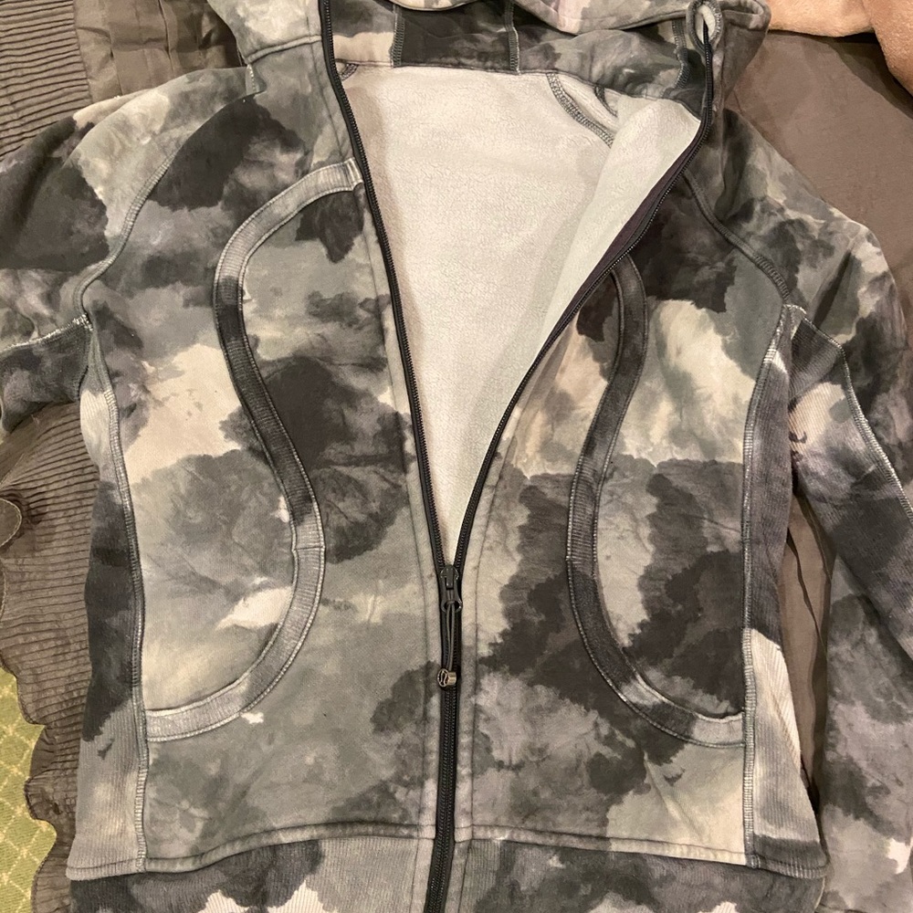 Lulu lemon scuba hoodie.